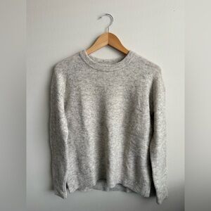 Aritzia The Group Babaton Thurlow Sweater in Gray